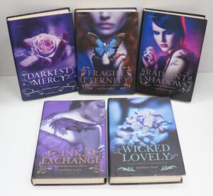 Wicked Lovely. Saga n. 5 titoli (Wicked Lovely, Ink Exchange, Fragile Eternity, Radiant Shadows, Darkest Mercy) di Melissa Marr ed. Fazi