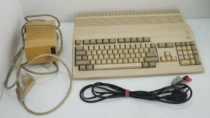 Console COMMODORE AMIGA 500 con Scatola Originale. NON TESTATA