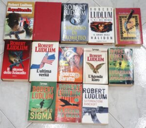 Lotto n. 13 Libri di ROBERT LUDLUM. Lotto come da immagine