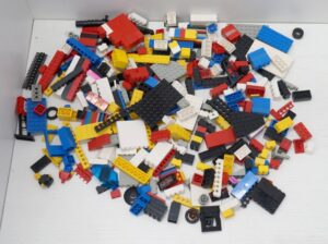 Lotto 1 kg di Mattoncini Costruzioni LEGO misti vari pezzi forme misure e colori. Come da immagine