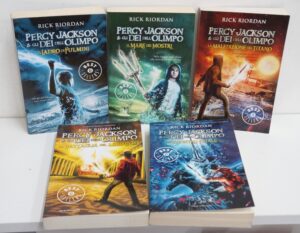 Percy Jackson e gli Dei dell'Olimpo. Saga Completa di Rick Riordan ed. Mondadori (Brossura)