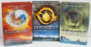 Divergent, Allegiant, Insurgent - Trilogia Completa di Veronica Roth ed. De Agostini