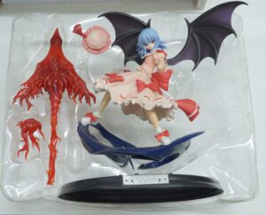 Scarlet Devil Remilia Scarlet. Statuan in PVC by Akiyama Akio. Action Figure cm 22. BHNACM