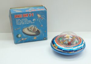 Space Ship X-5. Astronave Vintage Made in Japan con Scatola Originale. PARZIALMENTE FUNZIONANTE