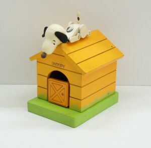 Carillon Snoopy in Legno. United Feature 1976 - NON FUNZIONANTE