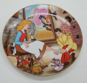 Cenerentola Cinderella (1950). Cartoon Classics Collectable. Piatto - Plates Disney in Ceramica da Collezione