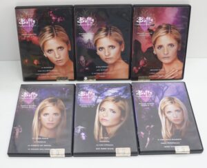 Buffy l'Ammazzavampiri. Stagione 4 Completa. (Episodi da 1-22) n. 6 DVD in Italiano. Versione da edicola