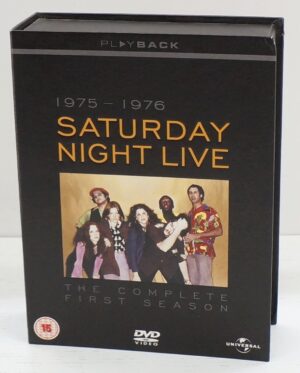 Saturday Night Live. The Complete First Season. Episode 1-24 con n. 8 DVD Edizione Regno Unito PAL Regione 2, Lingua Inglese