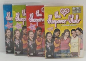 The Sleepover Club. Stagione 2 Completa. Episodi 1-26 con n. 4 DVD in Italiano. Versione da edicola