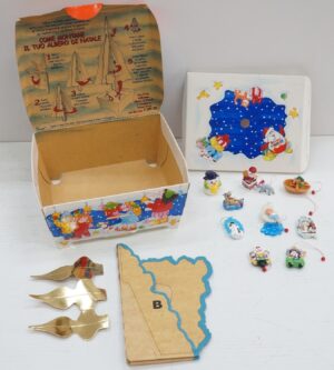 Kinder Sorpresa: Il mio Albero di Natale. Collezione anno 2002 come da foto. Ferrero