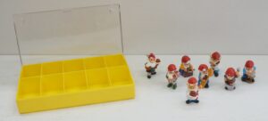 Kinder Sorpresa: Nani artigiani n. 8 sorpresine con Scatola. Composizione come da foto. Collezione anno 1992. Ferrero