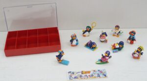 Kinder Sorpresa: Pingui Beach n. 10 sorpresine con Scatola. Collezione anno 1994 COMPLETA. Ferrero