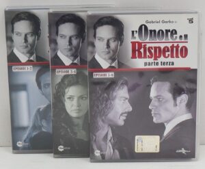 L’onore e il rispetto Parte Terza. Stagione 3 Completa (Episodi 1-6) con n. 3 DVD in Italiano SENZA Cofanetto. Versione da edicola