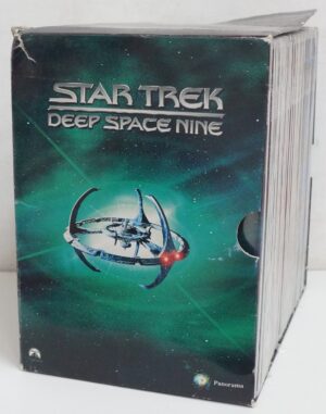 Star Trek Deep Space Nine - Stagioni Complete da 1 a 4 - (27 DVD) (Episodi 98) con Cofanetto - Versione da edicola - DVD in Italiano