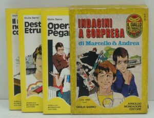 Indagini a sorpresa di Marcello e Andrea. Il Giallo dei Ragazzi n. 104, 105, 106 (Serie Marcello e Andrea) ed. Mondadori (Prima edizione 1976) con Cofanetto