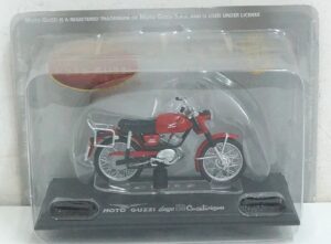 Moto Guzzi Dingo 50 Granturismo. Modellino Moto Scala 1:24 Die Cast. Versione da edicola. Hachette