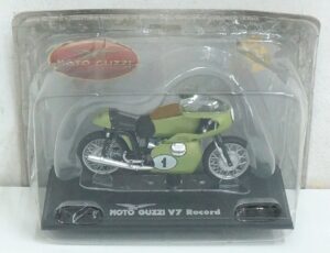 Moto Guzzi V7 Record. Modellino Moto Scala 1:24 Die Cast. Versione da edicola. Hachette
