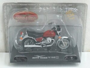 Moto Guzzi V 35C. Modellino Moto Scala 1:24 Die Cast. Versione da edicola. Hachette
