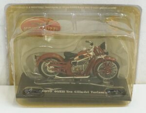 Moto Guzzi Tre Cilindri Turismo. Modellino Moto Scala 1:24 Die Cast. Versione da edicola. Hachette