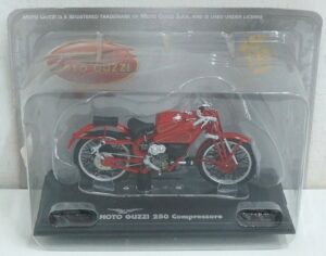 Moto Guzzi 250 Compressore. Modellino Moto Scala 1:24 Die Cast. Versione da edicola. Hachette