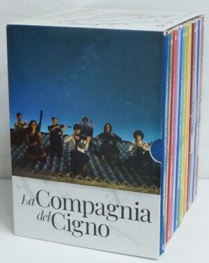 La Compagnia del Cigno. Stagione 1 Completa (Episodi 1-12) (12 DVD) con Cofanetto. Versione da edicola. DVD in Italiano