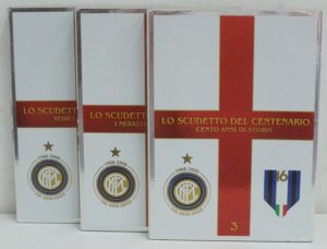 F.C. Internazionale - Inter. 2007-2008 Lo Scudetto del Centenario (3 DVD) con Slipcase. Versione da edicola. DVD in Italiano