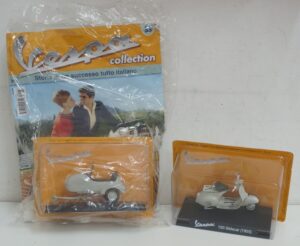 Piaggio Vespa 150 Sidecar (1955). Modellino Die Cast Scala 1:18. Vespa Collection con Fascicolo. Fabbri