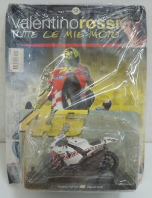 Yamaha YZR M1 - 46 Valencia 2005 - Modellino Die Cast Scala 1:18 - Valentino Rossi Tutte le mie Moto - Fabbri