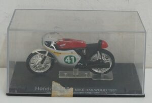Honda RC162 Mike Hailwood 1961. Modellino Moto Scala 1:24 Die Cast. De Agostini