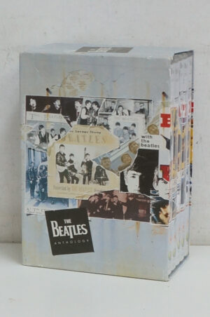 The Beatles Anthology - Raccolta Completa (5 DVD) con Cofanetto - DVD Edizione Regno Unito PAL Regione 0, Lingua Inglese, Sottotitoli Italiano