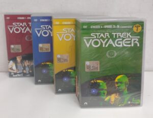 Star Trek Voyager - Stagioni 1-4 Complete (25 DVD) (Episodi 93) SENZA Cofanetto - Versione da edicola - DVD in Italiano