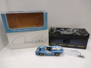 Mario Andretti 1968 Lola T70 GMP 12006M Lola Racing Cars #21 1:18 Modellino Model car Azzurro