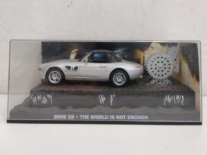 BMW Z8 - 007 The world is not enough 1:43 Modellino Model car Die Cast - James Bond (Il mondo non basta)