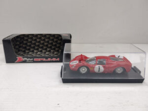 Ferrari 330P3 Brumm R157 1000Km SPA 1966 1:43 #1 Parkes Modellino Model car Rosso