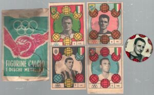 Figurine Calcio e dischi metallici - Bustina di figurine ed. V.A.V. Campionato 1959/60 (Balleri Scagnellato Battello De Bellis)
