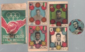 Figurine Calcio e dischi metallici - Bustina di figurine ed. V.A.V. Campionato 1959/60 (Calegari Tacchi Fontanesi Giagnoni)