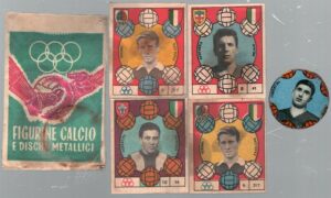 Figurine Calcio e dischi metallici - Bustina di figurine ed. V.A.V. Campionato 1959/60 (Paoloni Milani Loiacono Paoloni)