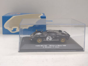 Ford MK II IXO LM1966 24h Le Mans 1966 1:43 #2 McLaren/Amon Modellino Model car Nero