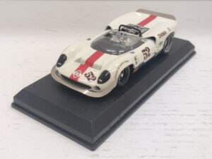 Lola T70 Spider Best Model 9177 Laguna Seca 1967 1:43 #52 Revson Modellino Model car Bianco