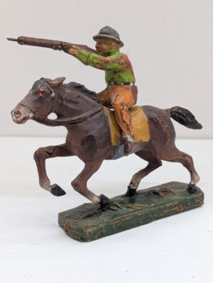 Cowboy a cavallo - Probabile Lineol Figura in Pasta cm 10 - Vintage anni '30-'40 Masse Figur Vorkrieg