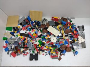 Lotto 1,5 kg di Mattoncini Costruzioni misti vari pezzi forme misure e colori - Come da immagine