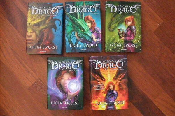 LA-RAGAZZA-DRAGO-Saga-Completa-5-volumi-di-Licia-Troisi-1-ed-Mondadori-113114577791