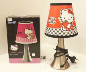 HELLO KITTY Lampada a Tocco Rossa. Altezza 30cm