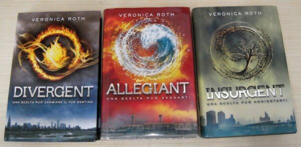 DIVERGENT-ALLEGIANT-INSURGENT-Trilogia-di-Veronica-Roth-ed-De-Agostini-122806977583
