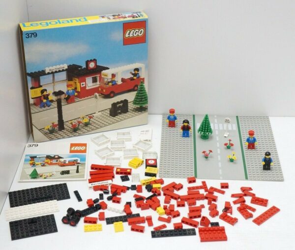 LEGO-System-379-STAZIONE-DEGLI-AUTOBUS-Completo-con-Istruzioni-124083339373
