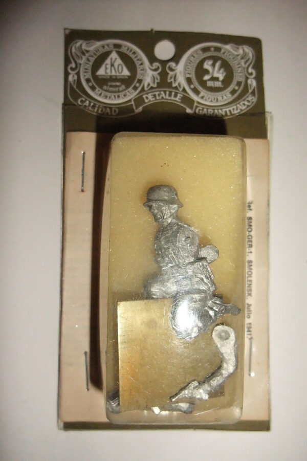 Soldatino-FANTERIA-TEDESCA-Ufficiale-con-pistola-figure-EKO-Made-Spain-cod-S6-121832858274