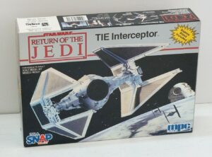 Star Wars Return of The Jedi TIE INTERCEPTOR Model Kit da Montare MPC