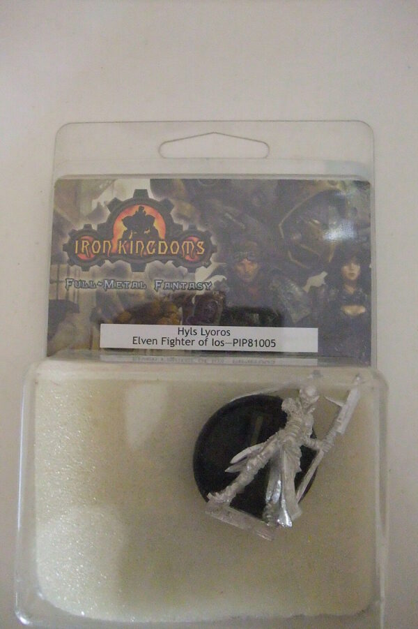 IRON-KINGDOMS-HYLS-LOYOROS-ELEVEN-FIGHTER-OF-IOS-da-montare-e-dipingere-Cod-P48-111820148305