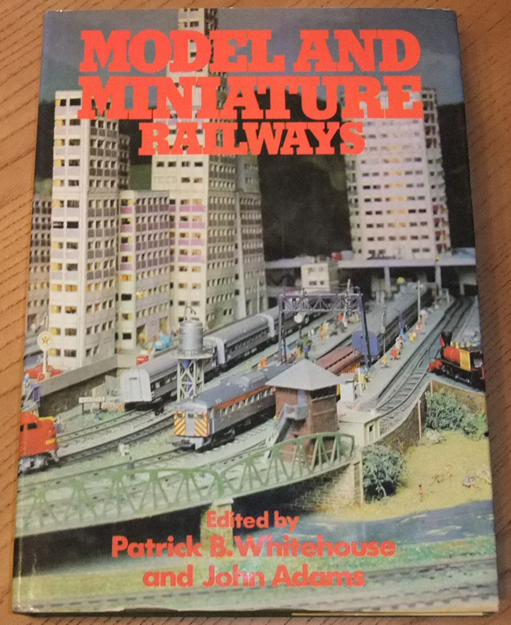 MODEL AND MINIATURE RAILWAYS ed. P.B. Whitehouse J.Adams (Treni modellismo)