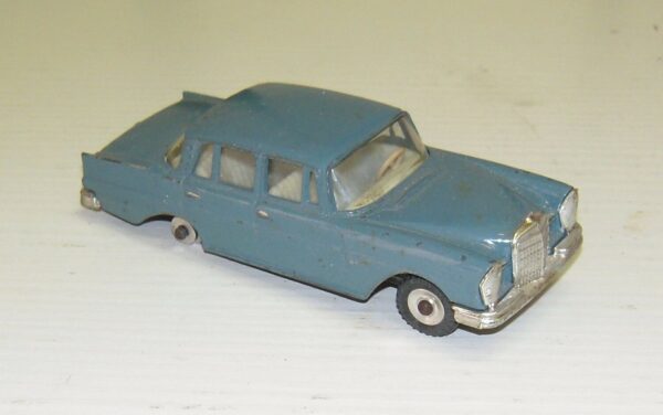 MERCEDES-BENZ-220-SE-186-Dinky-Toys-Modellino-Auto-Anni-60-Scala-143-38-112538894936
